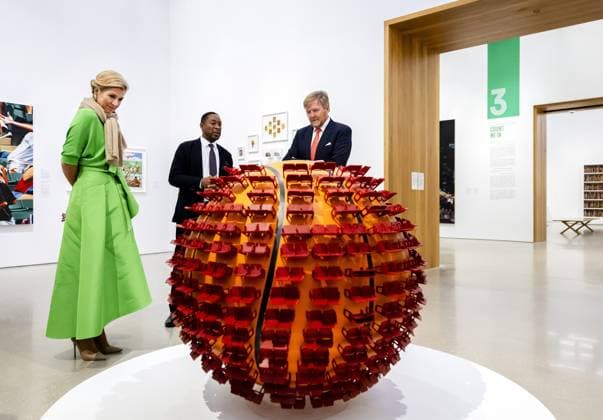 MIAMI - King Willem-Alexander and Queen Maxima are being shown around the PÃ rez Art Museum, known for its collection of Caribbean and Latin American art. The visit was part of a three-day working visit to Philadelphia, Washington D.C., and Miami in the United States (US). REMKO DE WAAL ANP netherlands out - belgium out  Copyright: xx x555800762x originalFilename: 555800762.jpg
