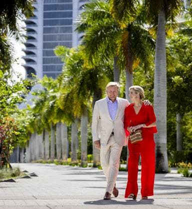 MIAMI - King Willem-Alexander and Queen Maxima pose for a photo at the PÃ rez Art Museum. The visit was part of a three-day working visit to Philadelphia, Washington D.C., and Miami in the United States (US). REMKO DE WAAL ANP netherlands out - belgium out  Copyright: xx x555813433x originalFilename: 555813433.jpg