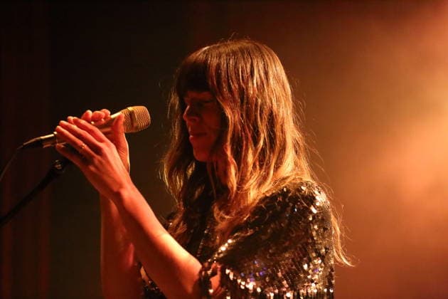 Melody Prochet alias Melodys Echo Chamber bei einem Konzert im Lido in Berlin, 14. April 2026. Melodys Echo Chamber Konzert Berlin