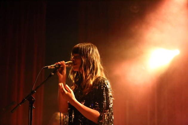 Melody Prochet alias Melodys Echo Chamber bei einem Konzert im Lido in Berlin, 14. April 2026. Melodys Echo Chamber Konzert Berlin