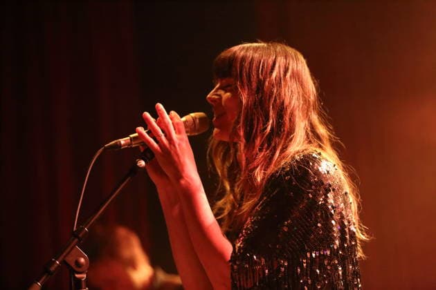 Melody Prochet alias Melodys Echo Chamber bei einem Konzert im Lido in Berlin, 14. April 2026. Melodys Echo Chamber Konzert Berlin