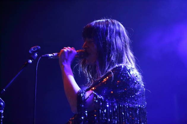 Melody Prochet alias Melodys Echo Chamber bei einem Konzert im Lido in Berlin, 14. April 2026. Melodys Echo Chamber Konzert Berlin
