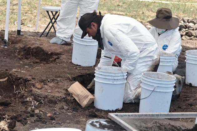 April 14, 2026, Mexico City, Cdmx, Mexico: Between the borders of the Tlahuac region of Mexico City and Chalco, State of Mexico, lie the lagoons that divide these areas. Within a particular zone known as Lagunas de La Habana (Havana Lagoons), more than 500 human skeletal remains (teeth and bones from different parts of the body) have been found to date, buried in the mud at a very shallow depth. This is because it is a chinampa (floating garden) area, making it impossible that this area was used as a cemetery. The remains are found at a very shallow depth; after only 20 centimeters, the water reaches the lagoon. The search continues, carried out by personnel from the Attorney General s Offices, police, the National Guard, and the State - ZUMAp204 20260414_zip_p204_034 Copyright: xJosuexPerezx