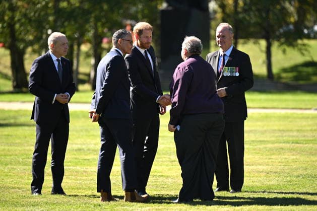HARRY AND MEGHAN AUSTRALIA VISIT, Prince Harry, Duke of Sussex arrive to attend a smoking ceremony at the ˜For Our Country™ memorial during his visit to the Australian War Memorial in Canberra, Wednesday, April 15, 2026. ( NO ARCHIVING CANBERRA AUSTRALIAN CAPITAL TERRITORY AUSTRALIA  Copyright: xLUKASxCOCHx 20260415183888210273