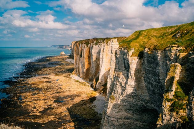Creative Highlights World View of the cliffs along the Normandy coast at Etretat during the day Étretat, Normandy, France CR_UJEL260410-1997933-01