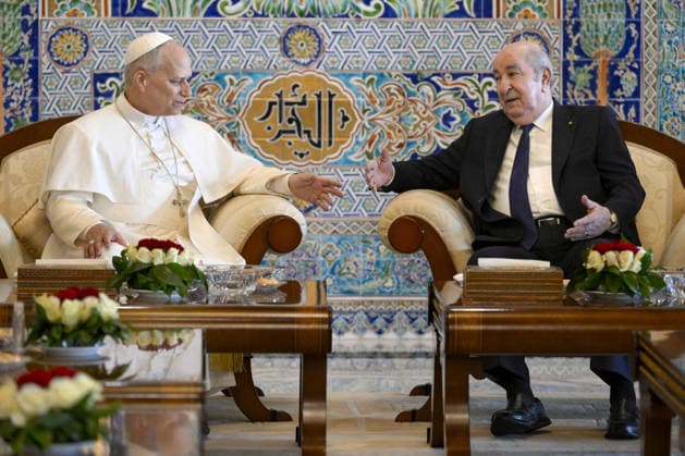 Pope Leo XIV Apostolic Visit To Algeria Pope Leo XIV attends a farewell ceremony at the airport before his departure in the presence of the President of Algeria Abdelmadjid Tebboune in Algiers, Algeria, on April 15, 2026 on the last day of his three-day Apostolic Journey to Algeria. Photo by (EV) Simone Risoluti Vatican Media ABACAPRESS.COM Algiers Algeria  Copyright: xABACAx