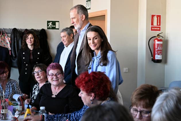 The King and Queen visit the José María de Llanos Foundation on the occasion of the 25th anniversary of the Escuela de Hostelería del Sur The President of the Community of Madrid, Isabel Díaz Ayuso, King Felipe and Queen Letizia during their visit to the José María de Llanos Foundation on the occasion of the 25th anniversary of the Escuela de Hostelería del Sur, on April 15, 2026, in Madrid Spain Since 2001 it has been operating as a School of Hospitality, dedicated to the comprehensive training of future catering professionals, chefs, bartenders and waiters, whose training is carried out by a select group of teachers FAMOUS KINGS AND QUEENS HOTEL SCHOOL José Madrid Madrid Madrid Spain  Copyright: xJosÃ xOlivax 7442937
