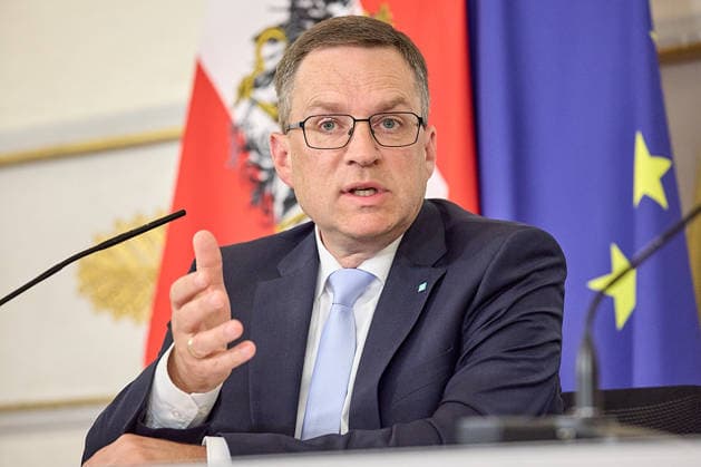 - Wien 15.04.2026 - Ministerrat - Heute fand im österreichischen Bundeskanzleramt der wöchentliche Ministerrat der Regierungskoalition von ÖVP, SPÖ und NEOS statt. Anschliessend fand das Pressefoyer statt. PHOTO: ÖVP Klubobmann August Wöginger. Vienna (AUSTRIA) - TToday, the weekly ministerial council meeting of the ÖVP, SPÖ, and NEOS coalition government took place at the Austrian Federal Chancellery Ministerrat *** Vienna 15 04 2026 Ministerial Council Today, the weekly ministerial council meeting of the ÖVP, SPÖ, and NEOS coalition government took place at the Austrian Federal Chancellery followed by the press foyer PHOTO ÖVP Klubobmann August Wöginger Vienna AUSTRIA TToday, the weekly ministerial council meeting of the ÖVP, SPÖ, a 