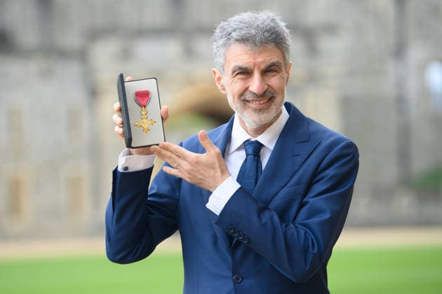 Investiture at Windsor Castle, Windsor, UK - Wed 15 April 2026 Professor Yoshua Bengio - Scientific Director, Canada s Artificial Intelligence Hub; UK special Artificial Intelligence Advisor and Member of the United Nation™s Scientific Advisory Board is awarded an OBE for services to Artificial Intelligence in the United Kingdom at Windsor Castle, Windsor, England, UK on Wednesday 15 April, 2026., Credit:Justin Ng Avalon UK, England, Windsor, Windsor Castle  Copyright: xJustinxNgx xAvalonx 1091227733
