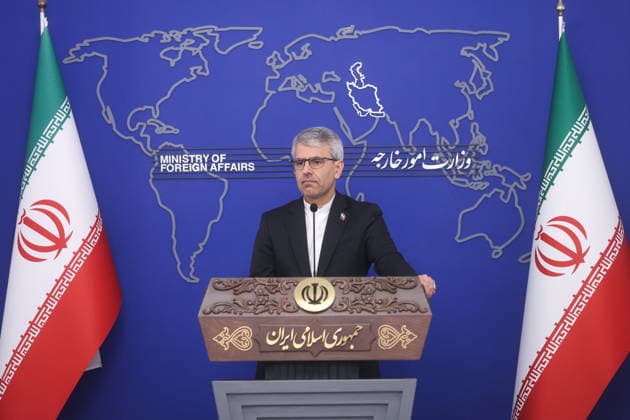 April 15, 2026, Tehran, Iran: Esmail Baghaei Hamaneh, current spokesperson of Ministry of Foreign Affairs seen during his weekly press conference. Tehran Iran  - ZUMAs197 20260415_aaa_s197_106 Copyright: xFoadxAshtarix