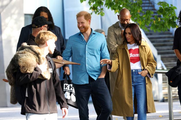 HARRY AND MEGHAN AUSTRALIA VISIT, Prince Harry and Meghan, the Duke and Duchess of Sussex arrive to participate in the Scar Tree Walk at Birrarung Marr during a visit to Australia, Melbourne, Thursday, April 16, 2026. ( NO ARCHIVING MELBOURNE VICTORIA AUSTRALIA  Copyright: xCONxCHRONISx 20260416179762975124