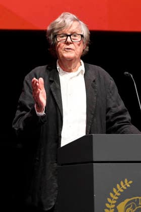 David Hare bei der Verleihung des Bremer Filmpreises der Sparkasse für Vanessa Redgrave auf dem 11. Filmfest Bremen im großen Saal des Theaters am Goetheplatz. Bremen, 15.04.2026