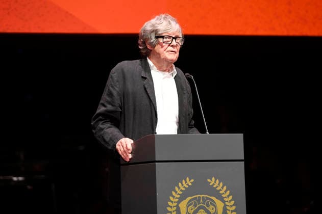 David Hare bei der Verleihung des Bremer Filmpreises der Sparkasse für Vanessa Redgrave auf dem 11. Filmfest Bremen im großen Saal des Theaters am Goetheplatz. Bremen, 15.04.2026