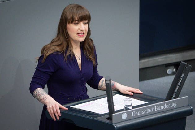 Deutscher Bundestag, 71. Plenarsitzung Heidi Reichinnek (Die Linke) im Portrait bei ihrer Rede zum Tagesordnungspunkt Senkung der Energiesteuern bei der 71. Sitzung des Deutschen Bundestag in Berlin, 16.04.2026 Berlin Berlin Deutschland *** German Bundestag, 71st plenary session Heidi Reichinnek Die Linke in portrait during her speech on the agenda item Reduction of energy taxes at the 71st session of the German Bundestag in Berlin, 16 04 2026 Berlin Berlin Germany