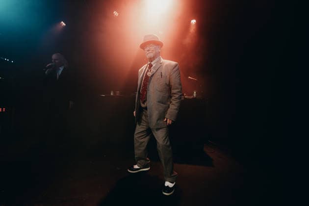 Pete & Bas live in Copenhagen, Denmark Copenhagen, Denmark. 15th, April 2026. The British hip hop duo Pete & Bas performs a live concert at Pumpehuset in Copenhagen. Here rapper Peter Bowditch, a.k.a. Pete, is seen live on stage. Denmark, Copenhagen  Copyright: xGonzalesxPhoto MathiasxKristensenx