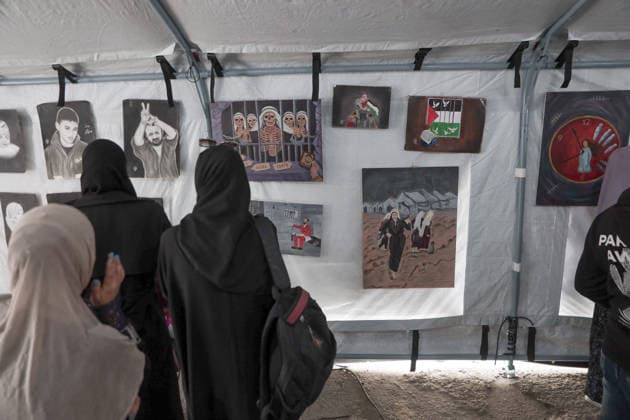 Art exhibition marks Palestinian Prisoners Day in Gaza City GAZA CITY, GAZA, PALESTINE - APRIL 16: Palestinian artists held an art exhibition as part of events marking April 17, Palestinian Prisoners Day, in Gaza City, Gaza, Palestine on April 16, 2026. The exhibition featured portrait drawings of Palestinian prisoners held in Israeli prisons, as well as artworks reflecting the hardships experienced by detainees. Abdalhkem Abu Riash Anadolu Gaza City Gaza. Editorial use only. Please get in touch for any other usage.  Copyright: x2026xAnadoluxAbdalhkemxAbuxRiashx