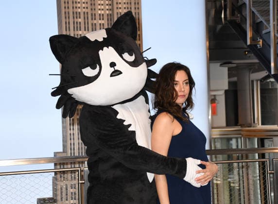 NEW YORK, NY- APRIL 16: Aubrey Plaza pictured as the cast of the Prime Series Kevin visit the Empire State Building Ahead of the Premiere on April 16, 2026. Copyright: xmpi099 MediaPunchx