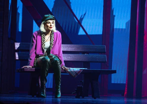16.04.2026, xlakx, Entertainment, Pretty Woman Das Musical v.l. Szene aus Pretty Woman Das Musical im Admiralspalast in Berlin, Deutschland. Die Inszenierung basiert auf dem gleichnamigen Filmklassiker und zeigt die Liebesgeschichte zwischen Vivian und Edward in einer modernen Bühnenproduktion mit Musik von Bryan Adams. Berlin