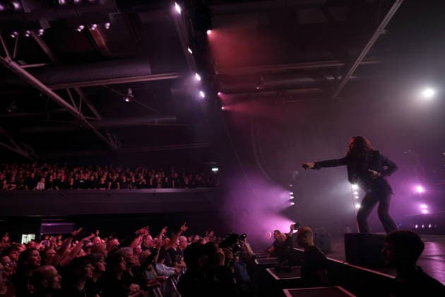 Christian Schottstädt von der Band Forced To Mode bei einem Konzert in der Columbiahalle in Berlin, 16. April 2026. Forced To Mode Konzert Berlin *** Christian Schottstädt from the band Forced To Mode at a concert in the Columbiahalle in Berlin, April 16, 2026 Forced To Mode concert Berlin