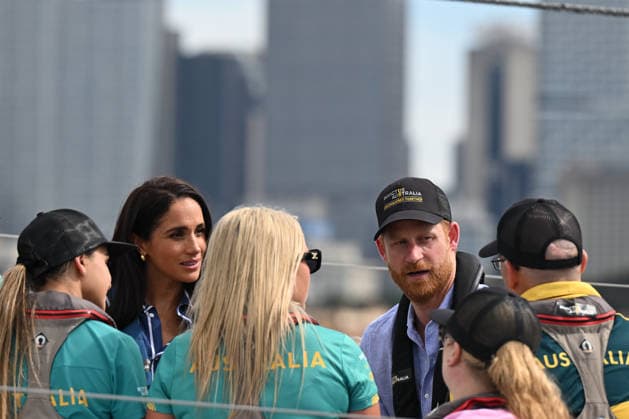 HARRY AND MEGHAN AUSTRALIA VISIT, Prince Harry and Meghan, the Duke and Duchess of Sussex on a tour of Sydney Harbour with Invictus Australia during a visit to Australia, Sydney, Friday, April 17, 2026. ( NO ARCHIVING SYDNEY NEW SOUTH WALES AUSTRALIA  Copyright: xDEANxLEWINSx 20260417168684375335