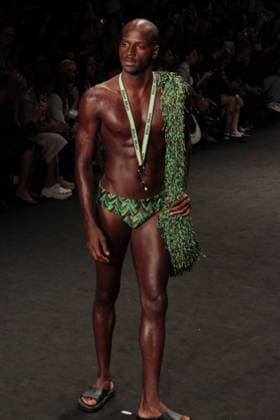 RIO DE JANEIRO, RJ - 16.04.2026: RIO FASHION WEEK 2026 - The Blue Man fashion show closed the second day of Rio Fashion Week at Pier Maua, Rio de Janeiro. x2926791x  CarlosxEliasxJunior