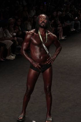 RIO DE JANEIRO, RJ - 16.04.2026: RIO FASHION WEEK 2026 - The Blue Man fashion show closed the second day of Rio Fashion Week at Pier Maua, Rio de Janeiro. x2926803x  CarlosxEliasxJunior