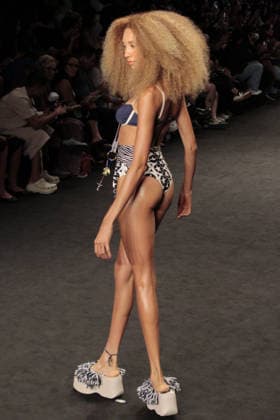 RIO DE JANEIRO, RJ - 16.04.2026: RIO FASHION WEEK 2026 - The Blue Man fashion show closed the second day of Rio Fashion Week at Pier Maua, Rio de Janeiro. x2926821x  CarlosxEliasxJunior