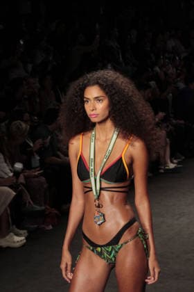 RIO DE JANEIRO, RJ - 16.04.2026: RIO FASHION WEEK 2026 - The Blue Man fashion show closed the second day of Rio Fashion Week at Pier Maua, Rio de Janeiro. x2926826x  CarlosxEliasxJunior