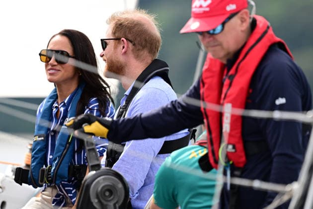 HARRY AND MEGHAN AUSTRALIA VISIT, Prince Harry and Meghan, the Duke and Duchess of Sussex on a tour of Sydney Harbour with Invictus Australia during a visit to Australia, Sydney, Friday, April 17, 2026. ( NO ARCHIVING SYDNEY NEW SOUTH WALES AUSTRALIA  Copyright: xDEANxLEWINSx 20260417187347706675