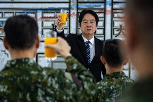 April 17, 2026, Kaohsiung City, Kaohsiung City, Taiwan: Taiwan President Lai Ching-te raises a toast with soldiers during a visit to the Army Infantry Training Command in Kaohsiung . Against the backdrop of ongoing cross-strait tensions, Lai reaffirmed the importance of strengthening national defense autonomy and enhancing troop morale, expressing his gratitude to the servicemen and women for their dedication to national security. Kaohsiung City Taiwan - ZUMAh198 20260417_zip_h198_012 Copyright: xCheng-ChiaxHuangx