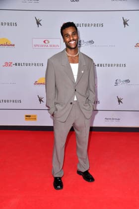 Tijan Njie bei der Verleihung des B.Z.-Kulturpreises im Haus der Berliner Festspiele in Berlin am 15.04.2026 *** Tijan Njie at the award ceremony for the B Z Culture Prize at the Haus der Berliner Festspiele in Berlin on 15 04 2026