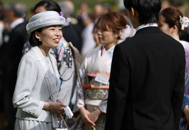Japan imperial couple hosts spring garden party TOKYO, JAPAN - APRIL 17: (----EDITORIAL USE ONLY MANDATORY CREDIT - FRANCK ROBICHON POOL EPA - NO MARKETING NO ADVERTISING CAMPAIGNS - DISTRIBUTED AS A SERVICE TO CLIENTS----) Japan’s Princess Akiko of Mikasa (L) speaks with Japanese medalists of the Milan Cortina Winter Olympics during the Spring Imperial Garden Party at the Akasaka Imperial Gardens in Tokyo, Japan, 17 April 2026. Emperor Naruhito and Empress Masako host the annual Spring Imperial Garden Party at the Akasaka Imperial Gardens inviting around 1,700 guests. Franck Robichon Pool EPA Anadolu Tokyo Japan. Editorial use only. Please get in touch for any other usage.  Copyright: x2026xAnadoluxFranckxRobichonx xPoolx xEPAx