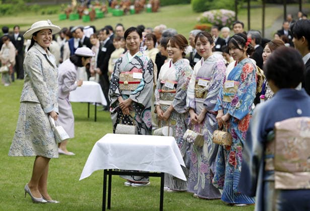 Japan imperial couple hosts spring garden party TOKYO, JAPAN - APRIL 17: (----EDITORIAL USE ONLY MANDATORY CREDIT - FRANCK ROBICHON POOL EPA - NO MARKETING NO ADVERTISING CAMPAIGNS - DISTRIBUTED AS A SERVICE TO CLIENTS----) Japan s Princess Tsuguko (L) of Takamado speaks with Japanese medalists of the Milan Cortina Winter Olympics during the Spring Imperial Garden Party at the Akasaka Imperial Gardens in Tokyo, Japan, 17 April 2026. Emperor Naruhito and Empress Masako host the annual Spring Imperial Garden Party at the Akasaka Imperial Gardens inviting around 1,700 guests. Franck Robichon Pool EPA Anadolu Tokyo Japan. Editorial use only. Please get in touch for any other usage.  Copyright: x2026xAnadoluxFranckxRobichonx xPoolx xEPAx
