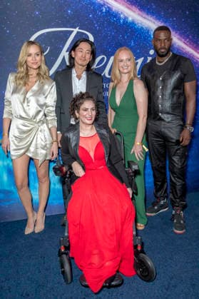 Helena Mattsson, Crystal Rivers, Jake Choi, Sarah Waisman und Frantz Latten bei der Premiere des Films Reunion im Madame Tussauds Hollywood Wax Museum. Los Angeles, 16.04.2026