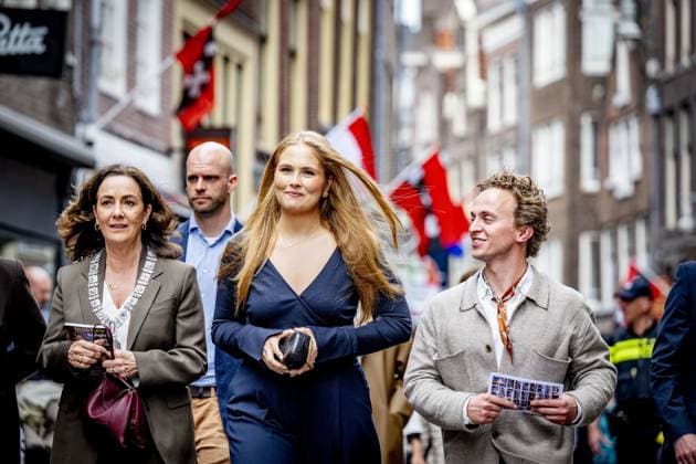 AMSTERDAM - Princess Amalia and Mayor Femke Halsema in the center of Amsterdam. The princess paid a two-day visit to the capital at Halsema s invitation to get to know the city better. ROBIN UTRECHT ANP netherlands out - belgium out  Copyright: xx x556024320x originalFilename: 556024320.jpg