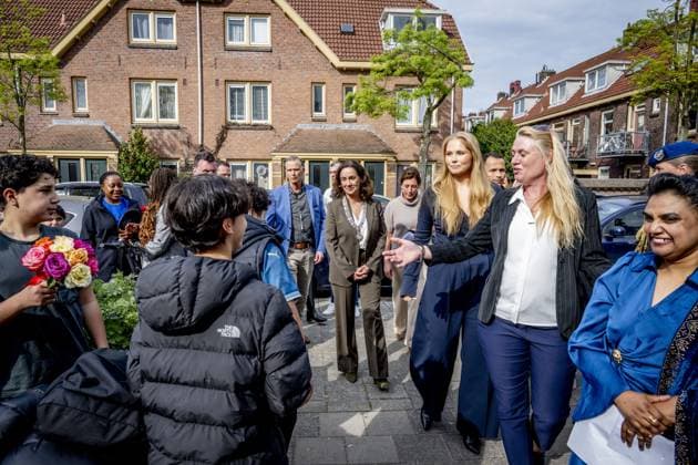 AMSTERDAM - Princess Amalia and Mayor Femke Halsema visit a community center in Amsterdam. The princess paid a two-day visit to the capital at Halsema s invitation to get to know the city better. ROBIN UTRECHT ANP netherlands out - belgium out  Copyright: xx x556027633x originalFilename: 556027633.jpg