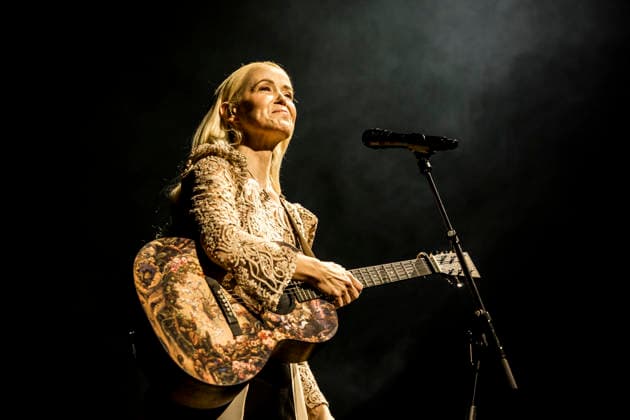 Tina Dickow live in Copenhagen, Denmark Copenhagen, Denmark. 17th, April 2026. The Danish singer and songwriter er Tina Dickow performs a live concert at Royal Arena in Copenhagen. Denmark, Copenhagen  Copyright: xGonzalesxPhoto LassexLagonix