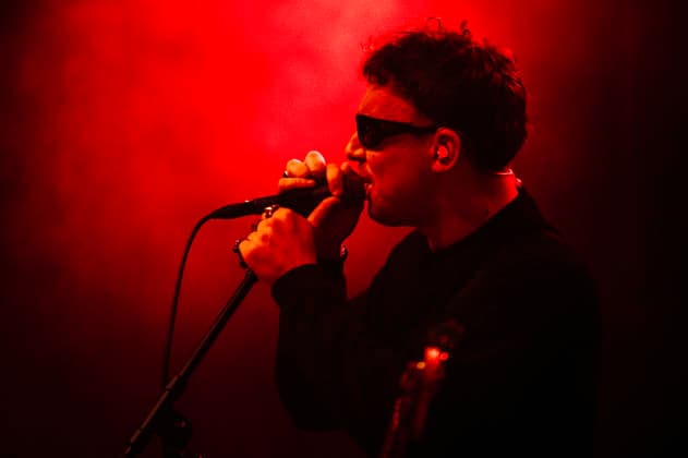 Konzert von GANS in Berlin Konzert der britischen Post-Punk-Band GANS am 17.04.2026 im Berliner Huxleys Neue Welt. Hier im Bild Thomas Rhodes., Berlin Berlin Deutschland Neukölln