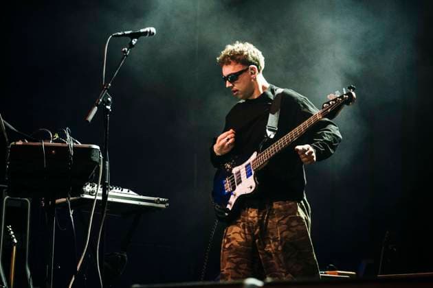 Konzert von GANS in Berlin Konzert der britischen Post-Punk-Band GANS am 17.04.2026 im Berliner Huxleys Neue Welt. Hier im Bild Thomas Rhodes., Berlin Berlin Deutschland Neukölln