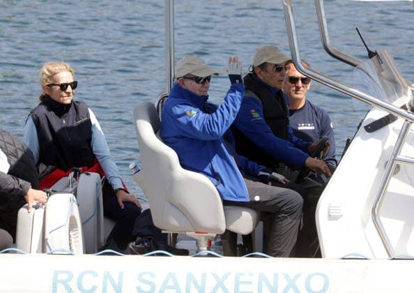 The King emeritus and his daughter, Infanta Elena, set sail in Sanxenxo King Juan Carlos and Infanta Elena leave the port on the first day of the regatta, on April 18, 2026, in Sanxenxo Pontevedra, Galicia, Spain BOAT PORT SEA José Ramó Sanxenxo Sanxenxo Sanxenxo Spain  Copyright: xJosÃ xRamonxHernandox 7450912