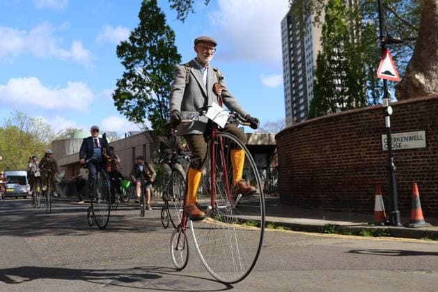 Tweed Run brings vintage style to London streets LONDON, UNITED KINGDOM - APRIL 18: Hundreds of cyclists dressed in traditional British fashion took part in the Tweed Run event in London, United Kingdom adding color to the city’s streets on April 18, 2026. The event, featuring nostalgic costumes and classic bicycles, brought a sense of vintage elegance to the capital. Zeynep Demir Anadolu London United Kingdom. Editorial use only. Please get in touch for any other usage.  Copyright: x2026xAnadoluxZeynepxDemirx
