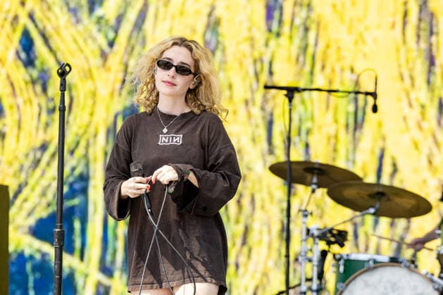 April 18, 2026, Indio, California, U.S: Musician BLONDSHELL (SABRINA MAE TEITELBAUM) during Coachella Valley Music and Arts Festival at Empire Polo Club in Indio, California Indio U.S  - ZUMAs135 20260418_zap_s135_069 Copyright: xDanielxDeSloverx
