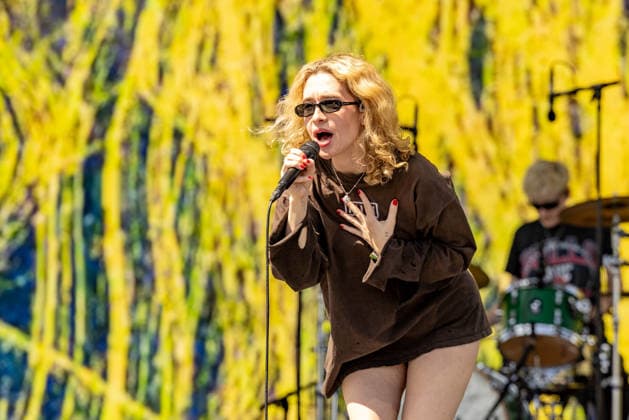 April 18, 2026, Indio, California, U.S: Musician BLONDSHELL (SABRINA MAE TEITELBAUM) during Coachella Valley Music and Arts Festival at Empire Polo Club in Indio, California Indio U.S  - ZUMAs135 20260418_zap_s135_077 Copyright: xDanielxDeSloverx