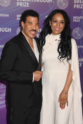 SANTA MONICA, CA - APRIL 18: Lionel Richie and Lisa Parigi at the 2026 Breakthrough Prize on April 18, 2026 at Barker Hangar in Santa Monica, California. Copyright: xJeffreyxMayer MediaPunchx