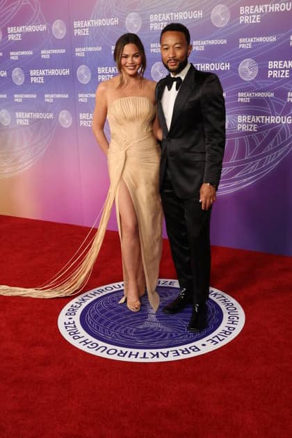 12th Breakthrough Prize Ceremony SANTA MONICA, CALIFORNIA - APRIL 18:John Legend & Chrissy Teigen attend the 12th Breakthrough Prize Ceremony at Barker Hangar on April 18, 2026 in Santa Monica, California Credit: AdMedia EDITORIAL USE ONLY  Copyright: xx AdMediax admphotostwo982949