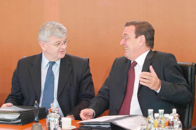 Gerhard Schroeder Cabinet Meeting Sep 15, 2004 - Berlin, GERMANY - Beginning of the working session in the cabinet of Gerhard Schroeder. PICTURED: Vice Chancellor and Minister of Foreign Affairs JOSCHKA FISCHER and German Chancellor GERHARD SCHROEDER. The Cabinet of Germany is the chief executive body of the Federal Republic of Germany. It consists of the Chancellor and the cabinet ministers. Copyright: xJochenxZickx