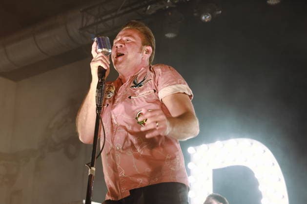 18.04.2026, Dick Brave, Saenger, im Konzert auf Clubtour live in Huxlys Neue Welt, Berlin, alias Sascha Röntgen-Schmitz, Musik, RocknRoll, Berlin