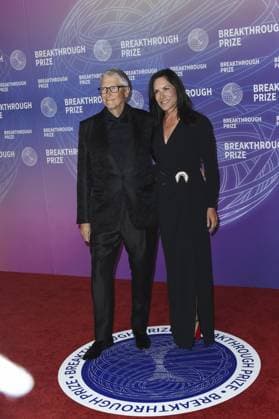 Bill Gates, Paula Hurd at arrivals for 12th Breakthrough Prize Ceremony - Part 2, Barker Hangar, Santa Monica, CA, April 18, 2026. Photo By: Elizabeth Goodenough Everett Collection 12th Breakthrough Prize Ceremony - Part 2 PUBLICATIONXNOTxINxCANxCHNxFRAxITAxJPNxNORxPOLxRUSxESPxUKxUSA