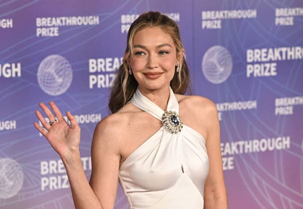 2026 Breakthrough Prize Ceremony Gigi Hadid arriving to the 12th Breakthrough Prize Ceremony held at Barker Hangar on April 18, 2026 in Santa Monica, CA. Santa Monica Barker Hangar California USA Copyright: xStarbuck xAFF-USA.COMx