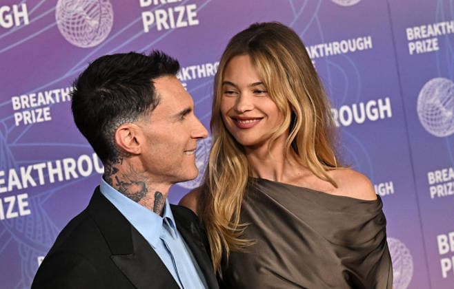 2026 Breakthrough Prize Ceremony Adam Levine and Behati Prinsloo arriving to the 12th Breakthrough Prize Ceremony held at Barker Hangar on April 18, 2026 in Santa Monica, CA. Santa Monica Barker Hangar California USA Copyright: xStarbuck xAFF-USA.COMx